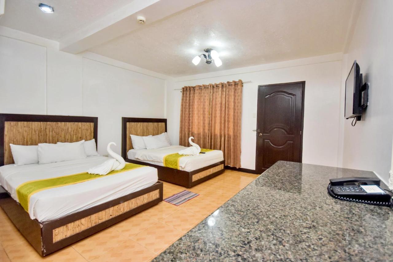 Bamboo Beach Resort & Restaurant Manoc-Manoc Bagian luar foto