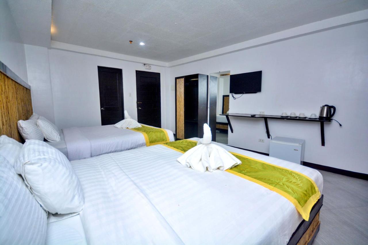 Bamboo Beach Resort & Restaurant Manoc-Manoc Bagian luar foto