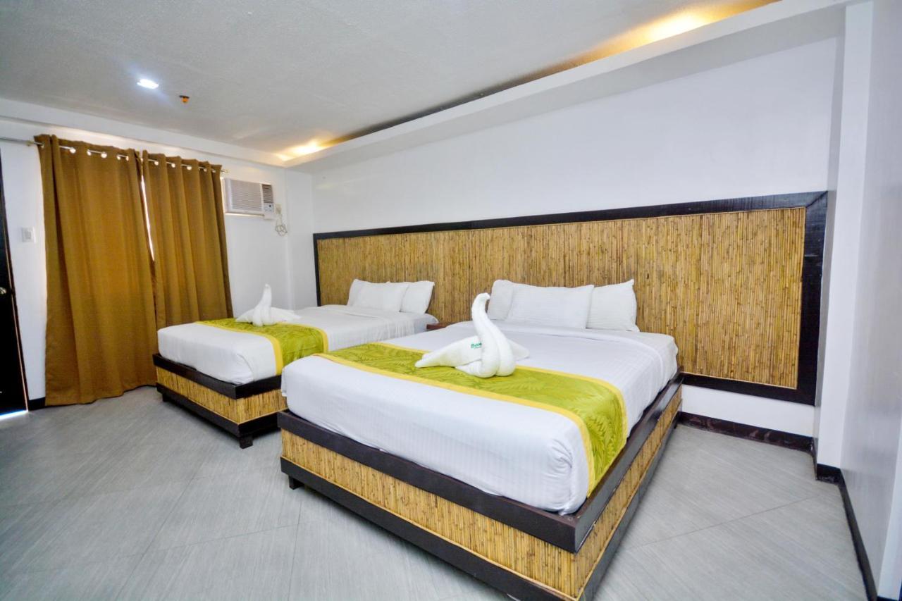 Bamboo Beach Resort & Restaurant Manoc-Manoc Bagian luar foto