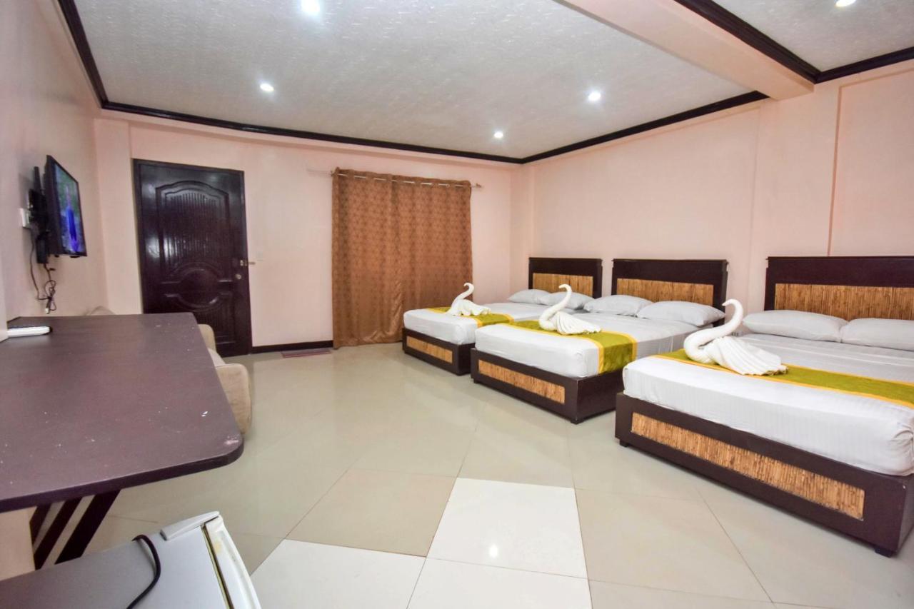Bamboo Beach Resort & Restaurant Manoc-Manoc Bagian luar foto