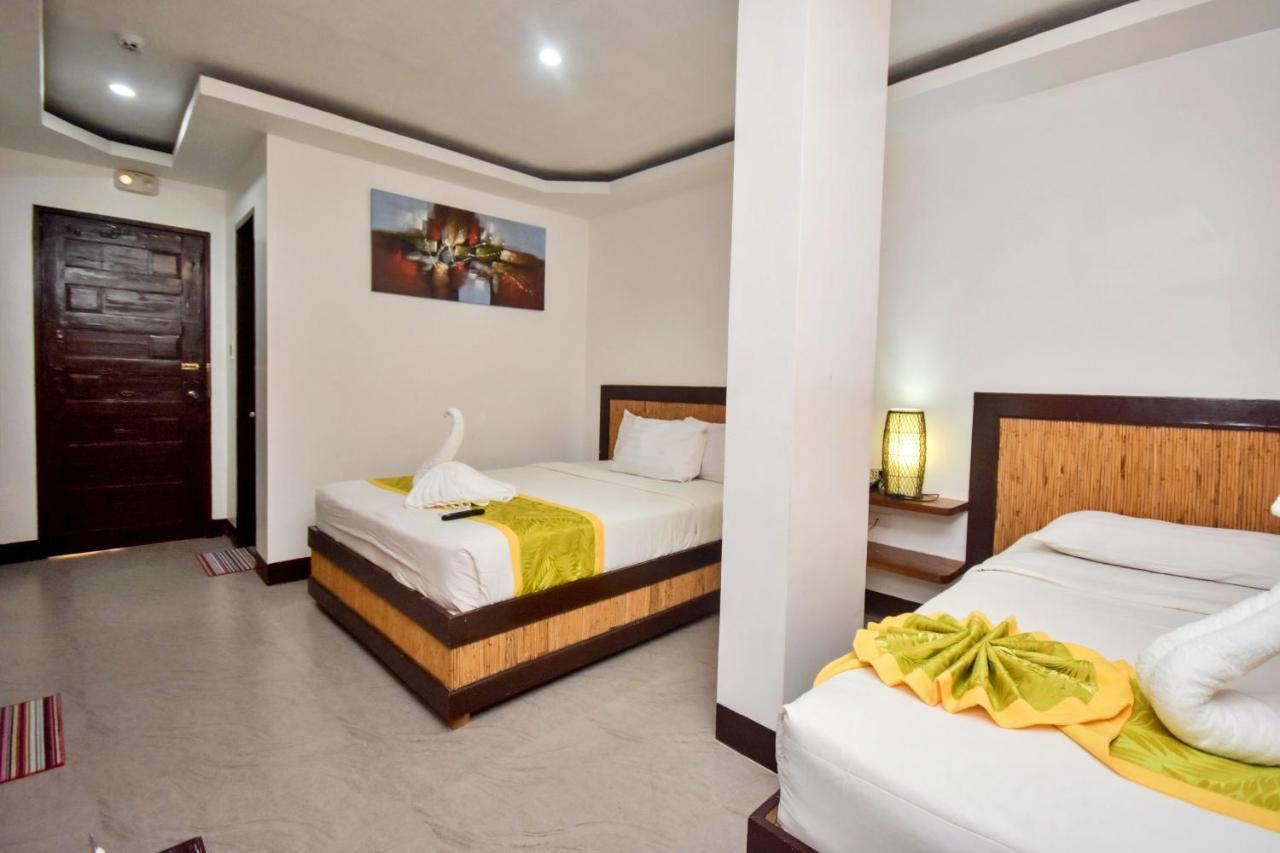 Bamboo Beach Resort & Restaurant Manoc-Manoc Bagian luar foto