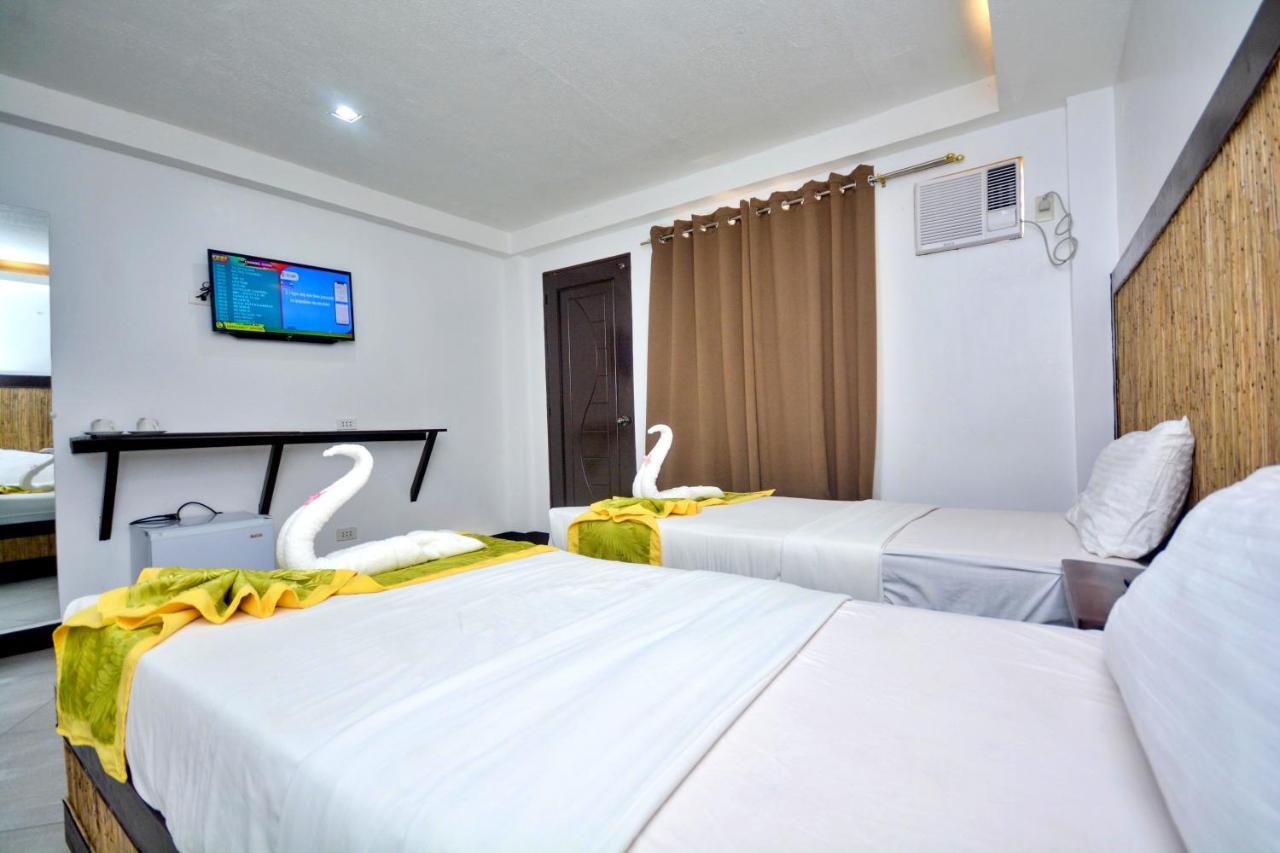 Bamboo Beach Resort & Restaurant Manoc-Manoc Bagian luar foto