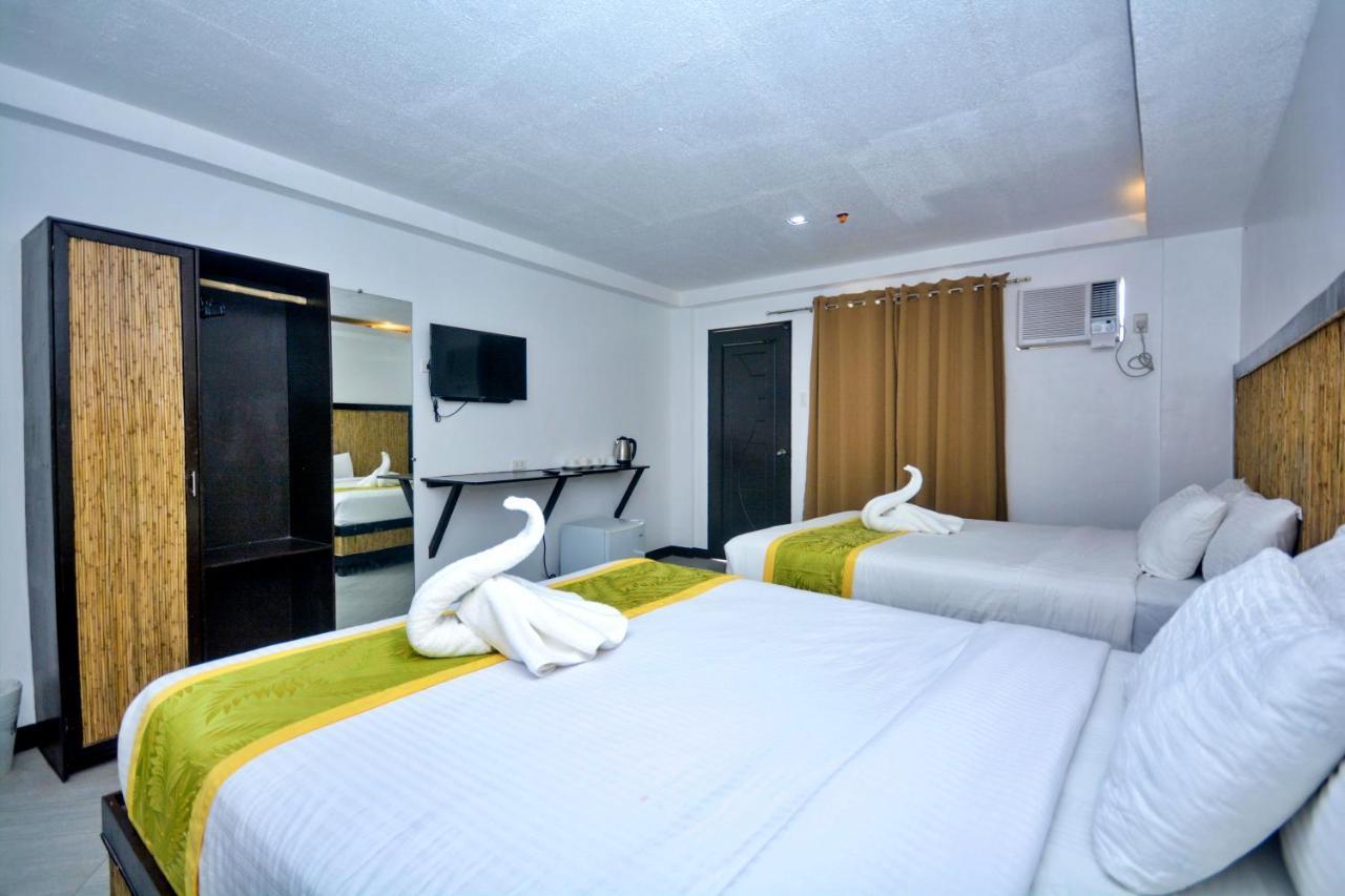 Bamboo Beach Resort & Restaurant Manoc-Manoc Bagian luar foto