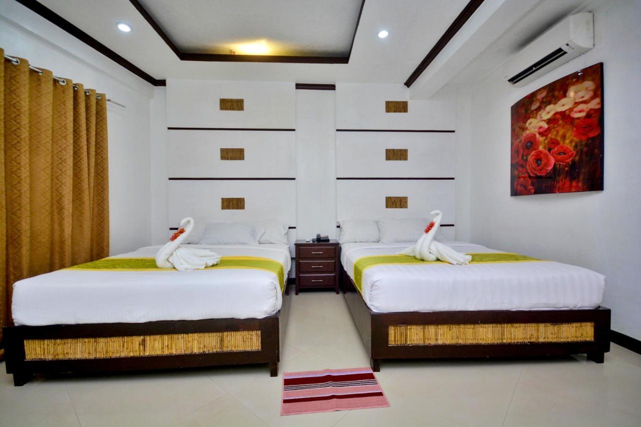 Bamboo Beach Resort & Restaurant Manoc-Manoc Bagian luar foto