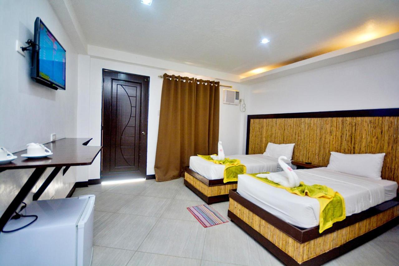 Bamboo Beach Resort & Restaurant Manoc-Manoc Bagian luar foto