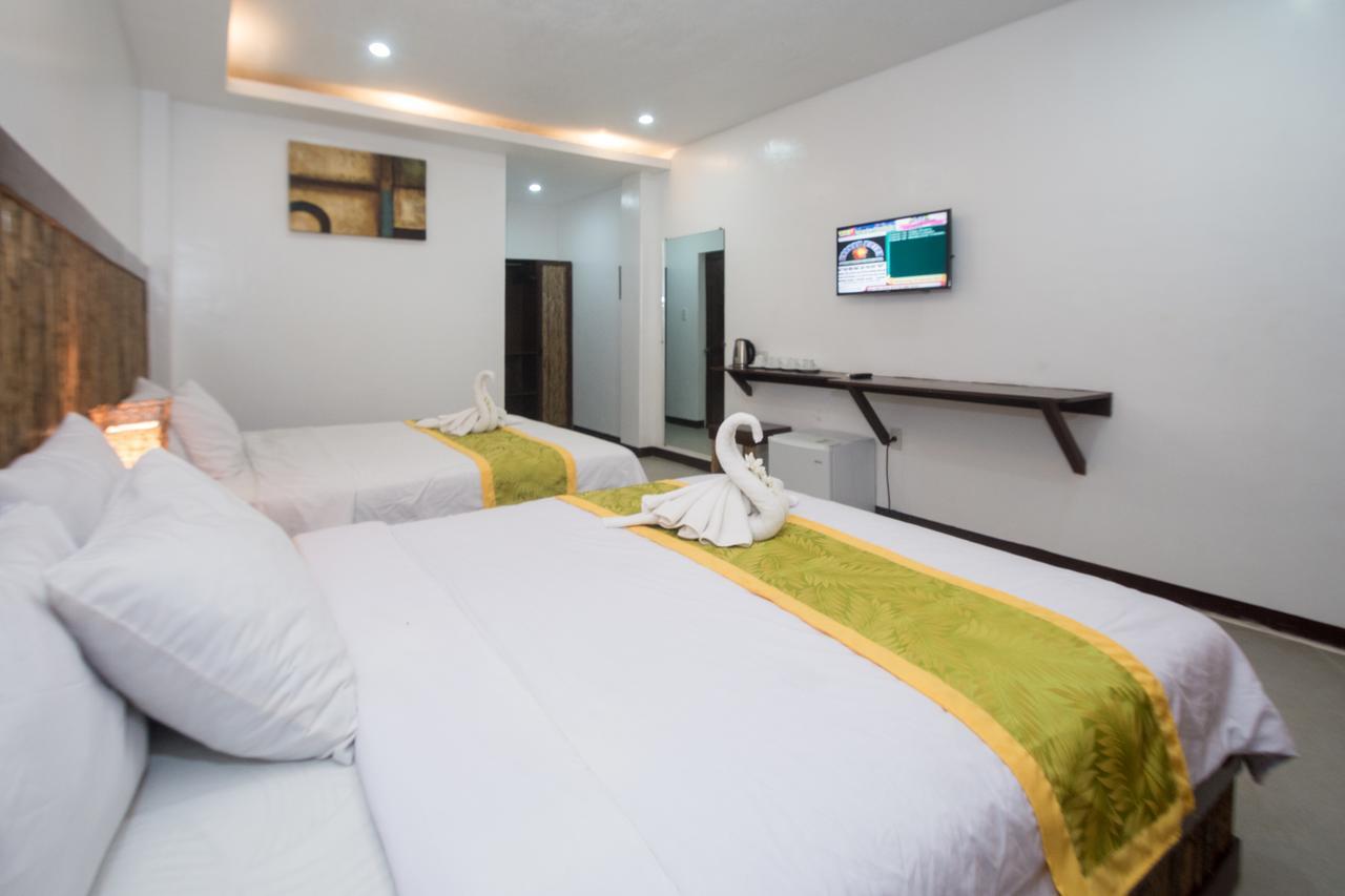 Bamboo Beach Resort & Restaurant Manoc-Manoc Bagian luar foto