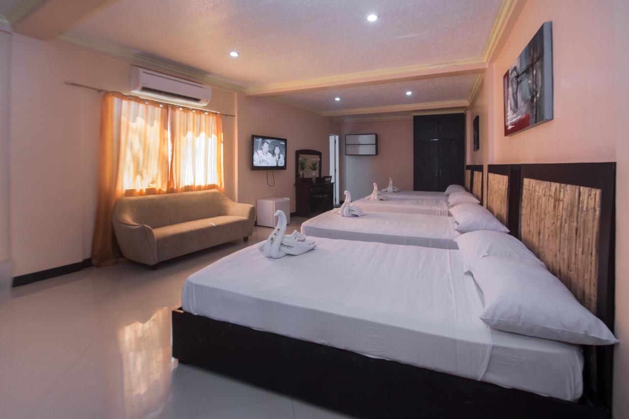 Bamboo Beach Resort & Restaurant Manoc-Manoc Bagian luar foto
