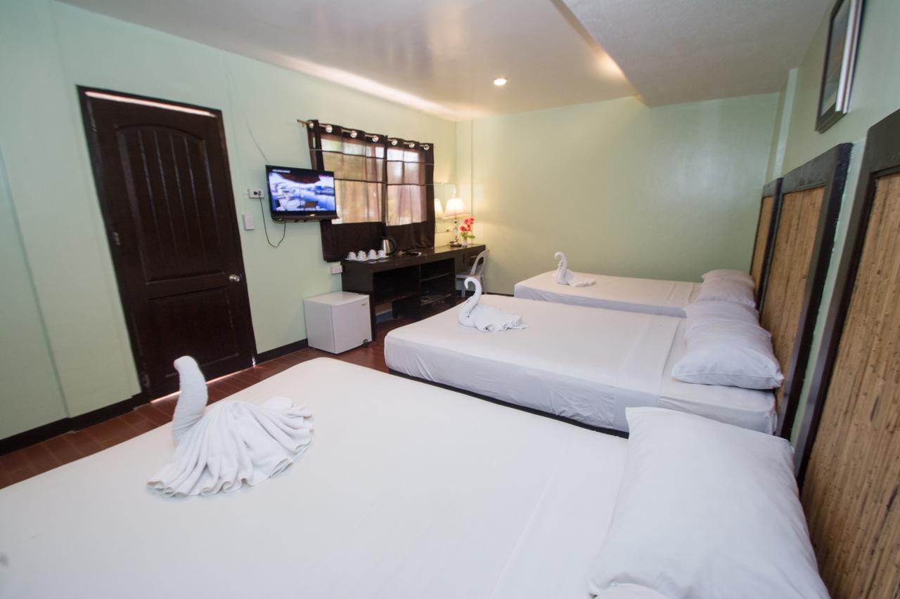 Bamboo Beach Resort & Restaurant Manoc-Manoc Bagian luar foto
