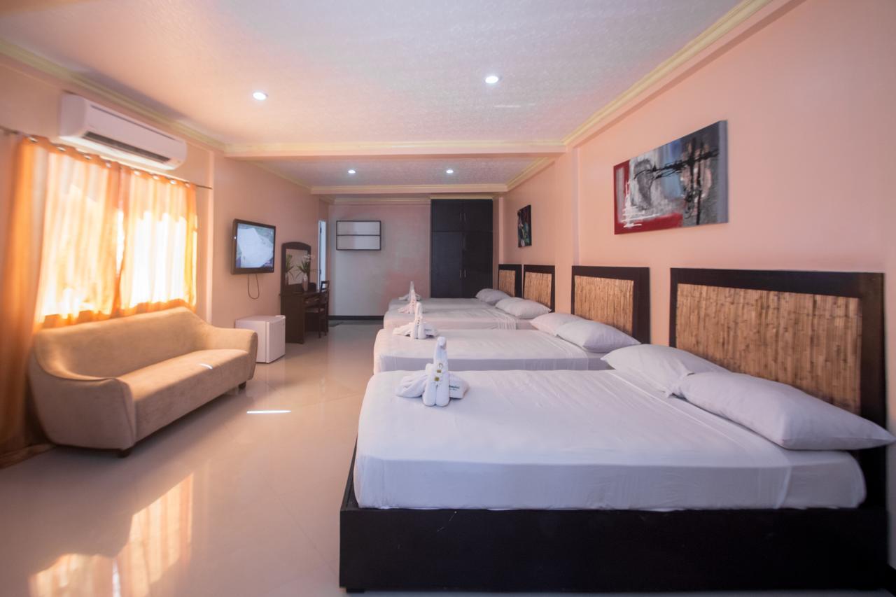 Bamboo Beach Resort & Restaurant Manoc-Manoc Bagian luar foto