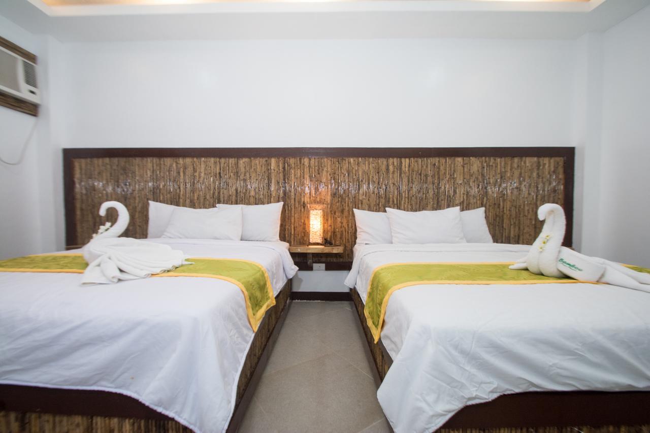 Bamboo Beach Resort & Restaurant Manoc-Manoc Bagian luar foto