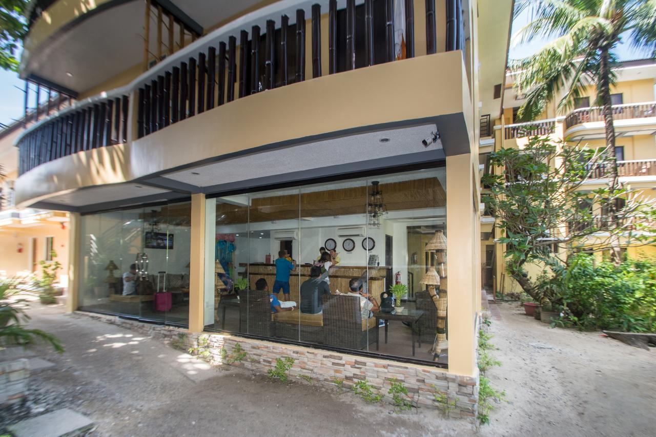 Bamboo Beach Resort & Restaurant Manoc-Manoc Bagian luar foto