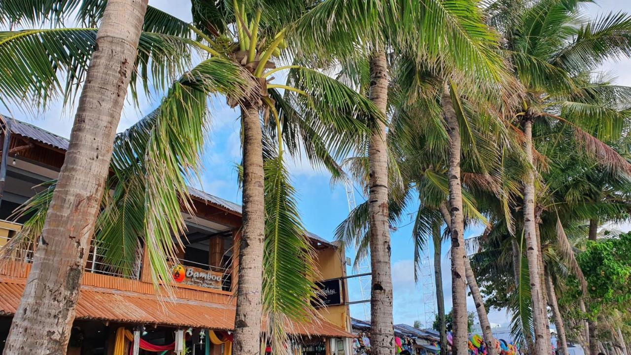 Bamboo Beach Resort & Restaurant Manoc-Manoc Bagian luar foto